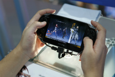 画像ギャラリー No.022のサムネイル画像 / ［TGS 2011］シンボルエンカウントの廃止によってゲームのテンポは急上昇。よりアクション性の高いRPGへと変貌した「LORD of APOCALYPSE」