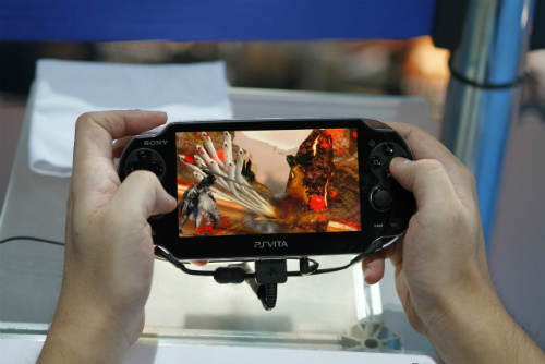 画像ギャラリー No.023のサムネイル画像 / ［TGS 2011］シンボルエンカウントの廃止によってゲームのテンポは急上昇。よりアクション性の高いRPGへと変貌した「LORD of APOCALYPSE」