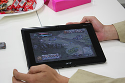 画像ギャラリー No.006のサムネイル画像 / ［TGS 2011］タブレットPCで動いてるゥ！ 「三國志12」が動いているところをコッソリ見せてもらっちゃいました