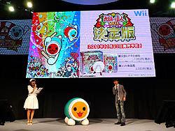 画像ギャラリー No.004のサムネイル画像 / ［TGS 2011］AKB48×太鼓の達人のコラボも発表！　YMCKも登場した，バンダイナムコゲームス「太鼓の達人10周年記念☆ドドーンと大発表会」をレポート