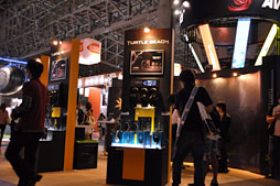 画像ギャラリー No.002のサムネイル画像 / ［TGS 2012］会場で公開された唯一のWii U用周辺機器かも。Turtle Beachが任天堂ライセンス品のヘッドセットを公開