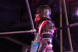 画像ギャラリー No.008のサムネイル画像 / 「英雄クロニクル」とアーマードバトルのコラボエキシビションマッチが開催。リング上で繰り広げられた代理戦争で勝利をつかんだのはどの陣営？