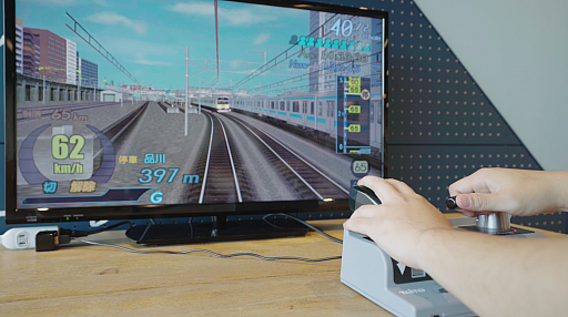 画像ギャラリー No.003のサムネイル画像 / コントローラ一体型ゲーム機「電車でGO！ PLUG＆PLAY」が12月10日に再販。新カラー・新パッケージデザインで登場