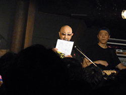 画像ギャラリー No.010のサムネイル画像 / 次回作「GuitarFreaksXG3 ＆ DrumManiaXG3」の新曲も多数披露された「THE GITADO LIVE 2011」東京会場のステージをレポート 
