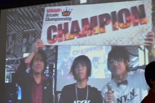 画像ギャラリー No.015のサムネイル画像 / 「ギタドラ」と「jubeat」の全国チャンピオンが決定した「KONAMI Arcade Championship 2012」決勝ラウンドの模様をレポート