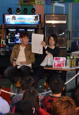 画像ギャラリー No.021のサムネイル画像 / 「ギタドラ」と「jubeat」の全国チャンピオンが決定した「KONAMI Arcade Championship 2012」決勝ラウンドの模様をレポート