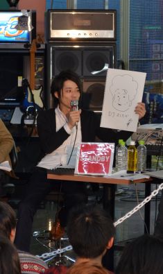 画像ギャラリー No.022のサムネイル画像 / 「ギタドラ」と「jubeat」の全国チャンピオンが決定した「KONAMI Arcade Championship 2012」決勝ラウンドの模様をレポート