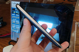画像ギャラリー No.004のサムネイル画像 / ASUSの「PadFone 2」をタッチ&トライイベントでがっつり触ってきた。スマホとしての完成度は高いぞ