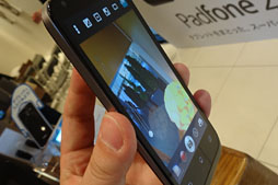 画像ギャラリー No.011のサムネイル画像 / ASUSの「PadFone 2」をタッチ&トライイベントでがっつり触ってきた。スマホとしての完成度は高いぞ