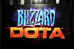 画像ギャラリー No.001のサムネイル画像 / ［G-Star 2011］歴代Blizzardゲームのキャラを使って軍団戦に飛び込め！　「Blizzard DOTA」プレイレポート