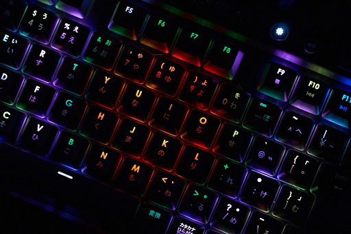 画像ギャラリー No.003のサムネイル画像 / 「Cherry MX RGB」搭載のCorsair製ゲーマー向けキーボード「K65 RGB」を試す。「光り方を徹底的にカスタマイズできる」とは，こういうことだ!?