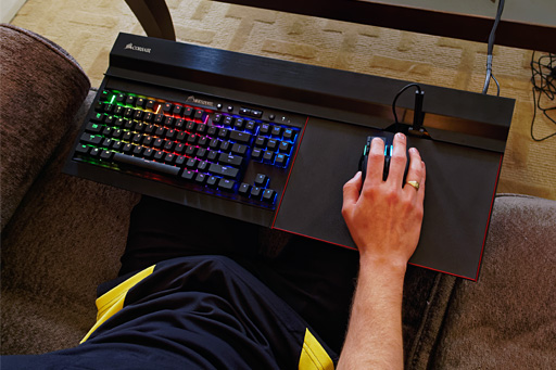 画像ギャラリー No.004のサムネイル画像 / ［COMPUTEX］Corsairは「リビングでPCゲーム」に本気。PCから入力デバイスまでのトータルソリューションを訴求中