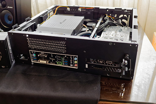 画像ギャラリー No.011のサムネイル画像 / ［COMPUTEX］Corsairは「リビングでPCゲーム」に本気。PCから入力デバイスまでのトータルソリューションを訴求中