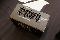 画像ギャラリー No.013のサムネイル画像 / ［COMPUTEX］Corsairは「リビングでPCゲーム」に本気。PCから入力デバイスまでのトータルソリューションを訴求中