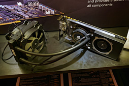 画像ギャラリー No.018のサムネイル画像 / ［COMPUTEX］Corsairは「リビングでPCゲーム」に本気。PCから入力デバイスまでのトータルソリューションを訴求中