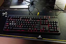 画像ギャラリー No.020のサムネイル画像 / ［COMPUTEX］Corsairは「リビングでPCゲーム」に本気。PCから入力デバイスまでのトータルソリューションを訴求中