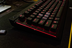 画像ギャラリー No.021のサムネイル画像 / ［COMPUTEX］Corsairは「リビングでPCゲーム」に本気。PCから入力デバイスまでのトータルソリューションを訴求中