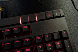 画像ギャラリー No.022のサムネイル画像 / ［COMPUTEX］Corsairは「リビングでPCゲーム」に本気。PCから入力デバイスまでのトータルソリューションを訴求中