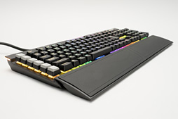 画像ギャラリー No.002のサムネイル画像 / 【PR】文句なしに多機能&高性能。Corsairの「K95 RGB PLATINUM」は現状究極の全部入りゲーマー向けキーボードだ