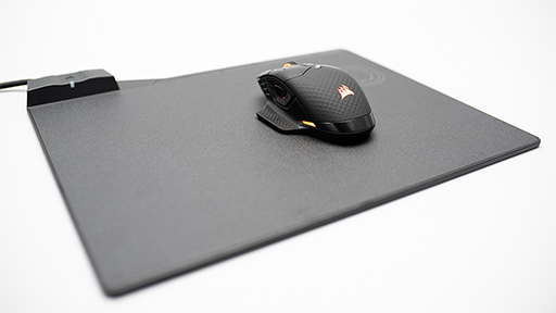 画像ギャラリー No.009のサムネイル画像 / 【PR】接続も充電もワイヤレスなCorsair製マウス「DARK CORE RGB SE」を試す。ケーブルに縛られないゲームライフはとことん快適だ