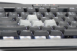 画像ギャラリー No.020のサムネイル画像 / 【PR】低背Cherry軸を採用したCorsair製キーボード「K70 RGB MK.2 LOW PROFILE」は高速入力重視のゲーマー向け新定番だ