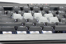 画像ギャラリー No.021のサムネイル画像 / 【PR】低背Cherry軸を採用したCorsair製キーボード「K70 RGB MK.2 LOW PROFILE」は高速入力重視のゲーマー向け新定番だ