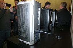 画像ギャラリー No.015のサムネイル画像 / Corsair,通信が途切れにくいワイヤレスマウス「HARPOON RGB WIRELESS」や,ゲーマー向けPC「CORSAIR ONE」の2019年モデルを発表