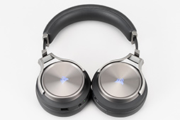 画像ギャラリー No.008のサムネイル画像 / 【PR】Corsairの新ヘッドセット「VIRTUOSO RGB SE」は，超低遅延とボイスを聞き取りやすい音質が魅力の一品だ