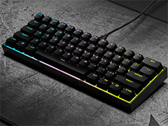 【PR】Corsairのミニキーボード「K65 RGB MINI」は，60％のサイズとハイエンド並みのスペックを両立した製品だ