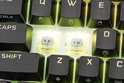 画像ギャラリー No.020のサムネイル画像 / 【PR】Corsairのミニキーボード「K65 RGB MINI」は,60%のサイズとハイエンド並みのスペックを両立した製品だ