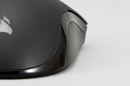 画像ギャラリー No.011のサムネイル画像 / 【PR】Corsairの新作ワイヤレスマウス「SABRE RGB PRO WIRELESS」を試す。79gの軽さと握りやすいボディが魅力だ