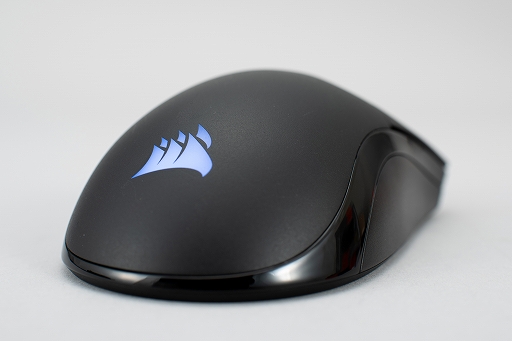 画像ギャラリー No.012のサムネイル画像 / 【PR】Corsairの新作ワイヤレスマウス「SABRE RGB PRO WIRELESS」を試す。79gの軽さと握りやすいボディが魅力だ