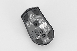 画像ギャラリー No.013のサムネイル画像 / 【PR】Corsairの新作ワイヤレスマウス「SABRE RGB PRO WIRELESS」を試す。79gの軽さと握りやすいボディが魅力だ