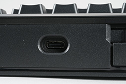 画像ギャラリー No.031のサムネイル画像 / 【PR】Corsairの新型10キーレス「K70 RGB TKL OPX」は,ストイックにeスポーツを突き詰めた高速応答性が見どころの光学式キーボードだ