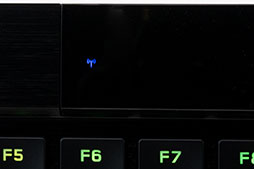 画像ギャラリー No.013のサムネイル画像 / 【PR】Corsairの「K100 AIR Wireless」は,17mmの薄さでワイヤレスやワイヤードでも使える万能ハイエンドキーボードだ