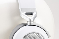 画像ギャラリー No.022のサムネイル画像 / 【PR】Corsairのワイヤレスヘッドセット「HS65 WIRELESS」の実力を検証。個人に合わせたEQ設定を簡単に作れる「SoundID」は想像以上だ