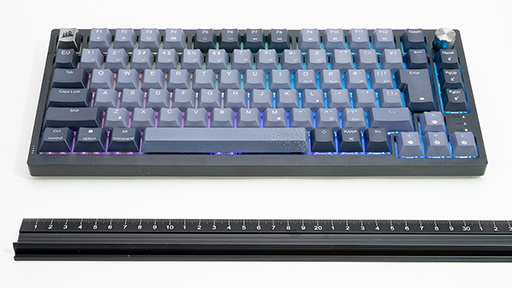 画像ギャラリー No.006のサムネイル画像 / Corsair独自の赤軸メカニカル＆キースイッチ交換機能が特徴の75％キーボード「K65 PLUS WIRELESS」の実力は？