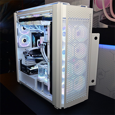 画像ギャラリー No.017のサムネイル画像 / SCUF GamingのPC用ゲームパッドも国内市場に? Corsairブースの展示をまとめて紹介