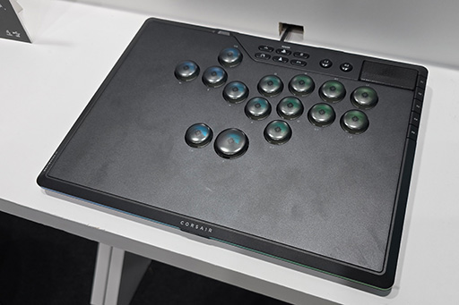 画像ギャラリー No.008のサムネイル画像 / 96％サイズの小さめフルキーボードや，ブランド初のレバーレスアケコンまで。Corsairブースには国内未発表製品が盛りだくさん［TGS2025］