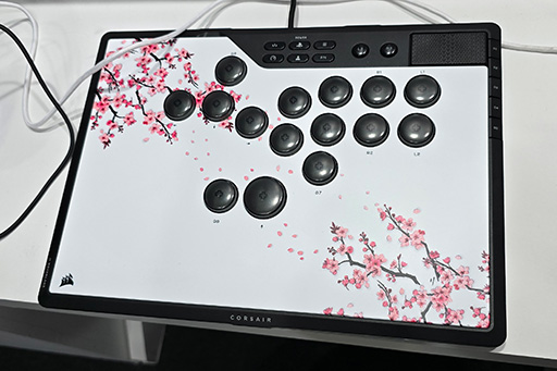 画像ギャラリー No.010のサムネイル画像 / 96％サイズの小さめフルキーボードや，ブランド初のレバーレスアケコンまで。Corsairブースには国内未発表製品が盛りだくさん［TGS2025］