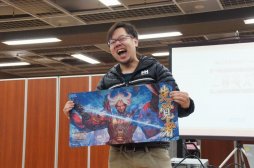 画像ギャラリー No.010のサムネイル画像 / シリーズ第2弾「戦国大戦トレーディングカードゲーム」の発表が行われた,「三国志大戦TCG」公式ファンイベント「九鼎大呂 争奪戦」をレポート