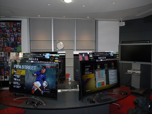 画像ギャラリー No.027のサムネイル画像 / サッカーゲーム，「FIFA ストリート」「FIFA ワールドクラスサッカー」のプレイレポートをお届け。本作のプロデューサー，牧田和也氏へのインタビューも掲載