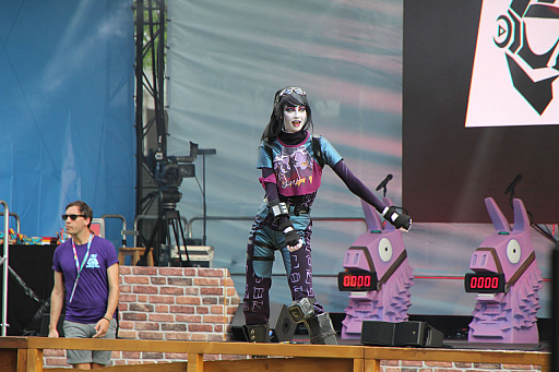 画像ギャラリー No.016のサムネイル画像 / 賞金総額約32億円の「Fortnite World Cup」大会レポート。会場はフォートナイト一色に。出場した日本人選手の順位は