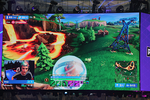 画像ギャラリー No.029のサムネイル画像 / 賞金総額約32億円の「Fortnite World Cup」大会レポート。会場はフォートナイト一色に。出場した日本人選手の順位は