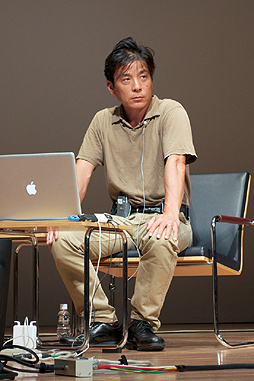 画像ギャラリー No.001のサムネイル画像 / ［CEDEC 2012］8ミリ映画制作の精神が今も活かされている。マットアーティスト・上杉裕世氏の基調講演「デジタル製作環境におけるアナログマインド」