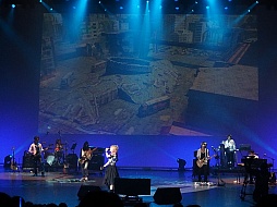 画像ギャラリー No.068のサムネイル画像 / 「ガンスリンガー ストラトス」大規模イベント「ストラトスフェスティバル!」をレポート。大会にトークにライブ,そして「2」の最新情報に2000人が沸いた