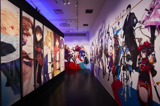 画像ギャラリー No.006のサムネイル画像 / 「TYPE-MOON展 Fate/stay night -15年の軌跡-」が12月20日から開催。3人のヒロイン声優がテープカットを行った内覧会をレポート