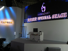 画像ギャラリー No.002のサムネイル画像 / ［TGS 2012］主人公によって変わる“恐怖”の形。「バイオハザード6」ステージレポートを掲載。映画「バイオV」からあのお方のコメントも