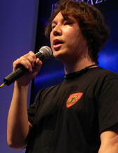 画像ギャラリー No.003のサムネイル画像 / ［TGS 2012］主人公によって変わる“恐怖”の形。「バイオハザード6」ステージレポートを掲載。映画「バイオV」からあのお方のコメントも