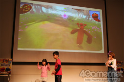 画像ギャラリー No.004のサムネイル画像 / 矢口真里さんが子どもたちと一緒に大興奮？　Kinect「セサミストリート：ワンス・アポン・ア・モンスター」発売記念イベントレポート